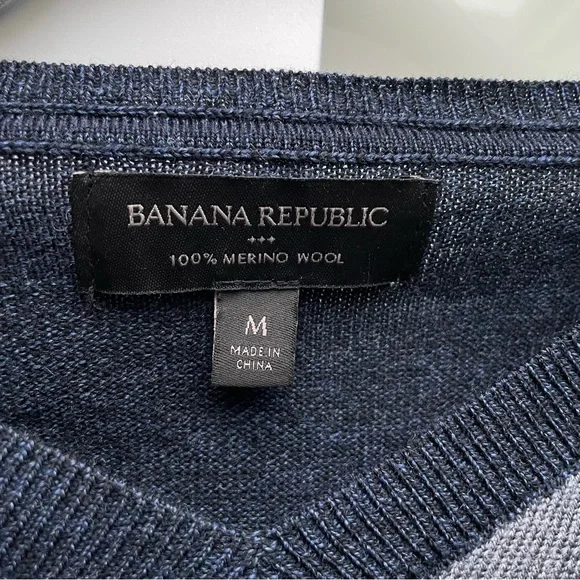 Banana Republic Men's Washable 100% Merino Wool Argyle V-Neck Sweater Size M EUC - Picture 4 of 12